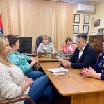 photo_5321010154268461992_y